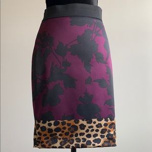 Skirt with animal print lining